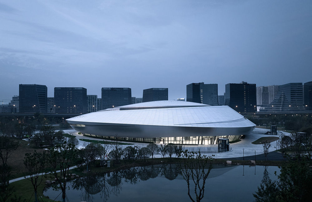 杭州电竞中心 | 星际穿越般的生态体育场馆