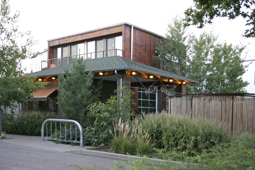 Phillips Garden weeHouse | 绿色屋顶的办公空间