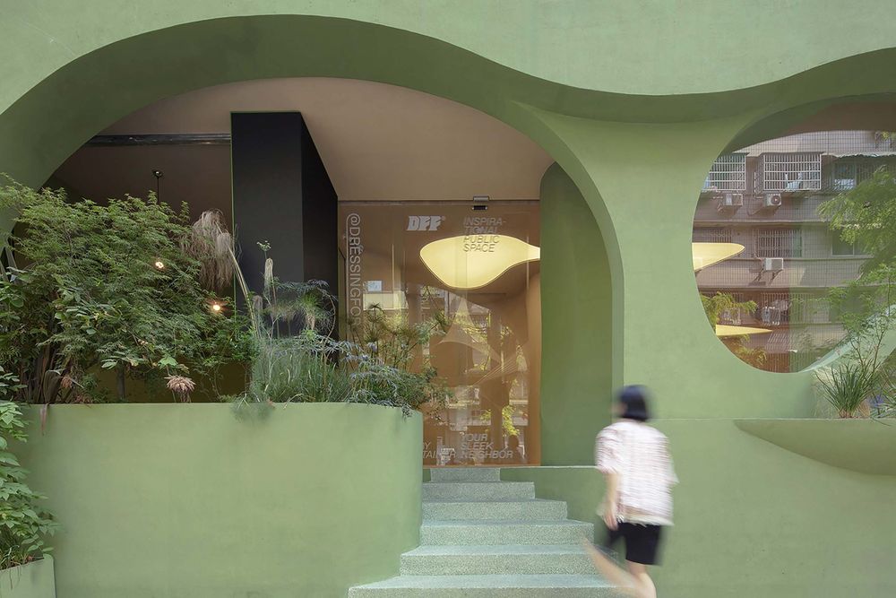 NYPE 咖啡店 | 绿色植物打造宁静空间
