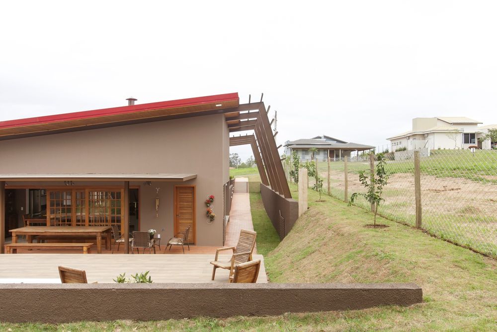 巴西 Laguna House | 融入自然的木石 Chalet