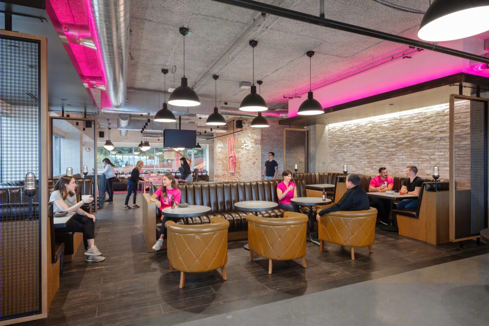 T-Mobile Bellevue 总部大楼，室内设计完美融合自然与活力