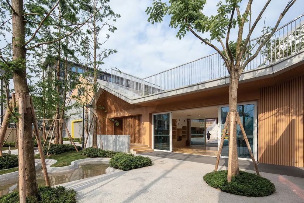 重庆两江新区鹿萍北郡幼儿园 | 垂直村落式的教育空间探索