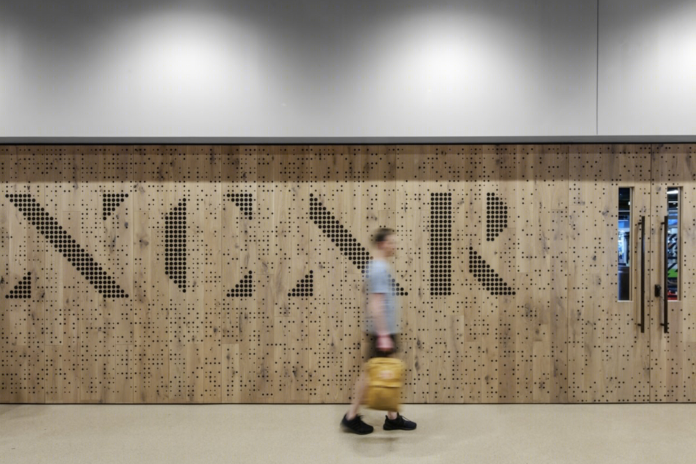 Gensler 重塑芝加哥地标建筑 | The Post Office 办公楼奢华配套空间