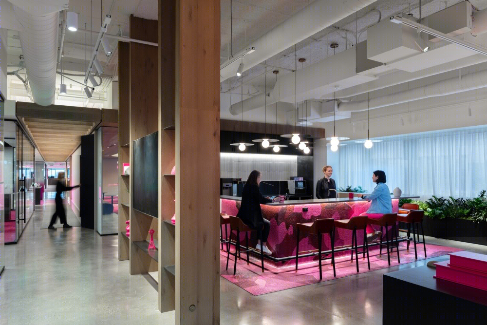 T-Mobile Bellevue 总部大楼，室内设计完美融合自然与活力