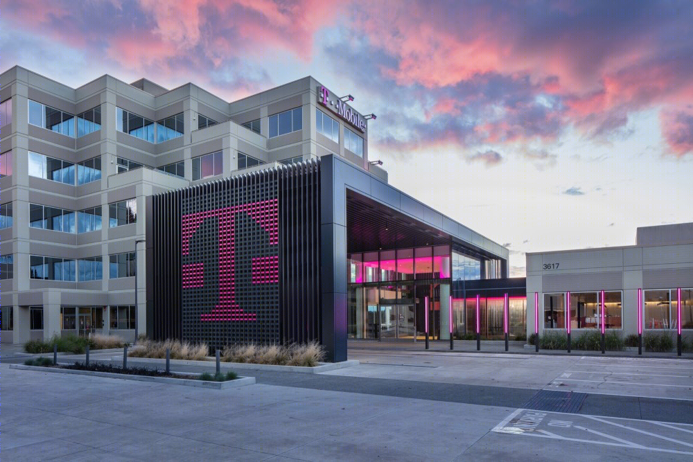 T-Mobile Bellevue 总部大楼，室内设计完美融合自然与活力