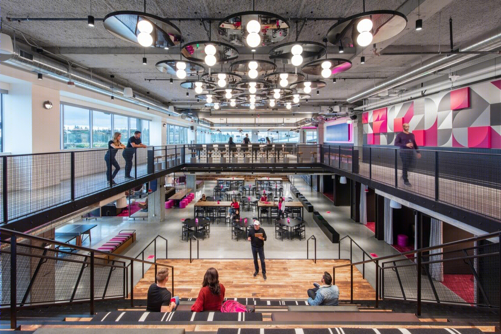 T-Mobile Bellevue 总部大楼，室内设计完美融合自然与活力