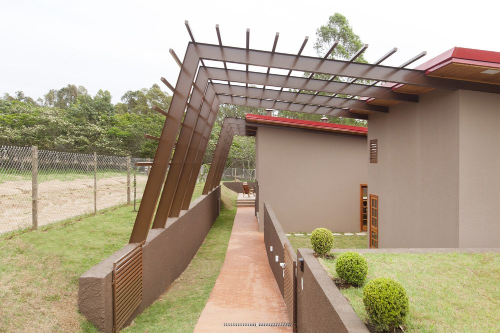 巴西 Laguna House | 融入自然的木石 Chalet