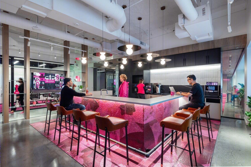 T-Mobile Bellevue 总部大楼，室内设计完美融合自然与活力