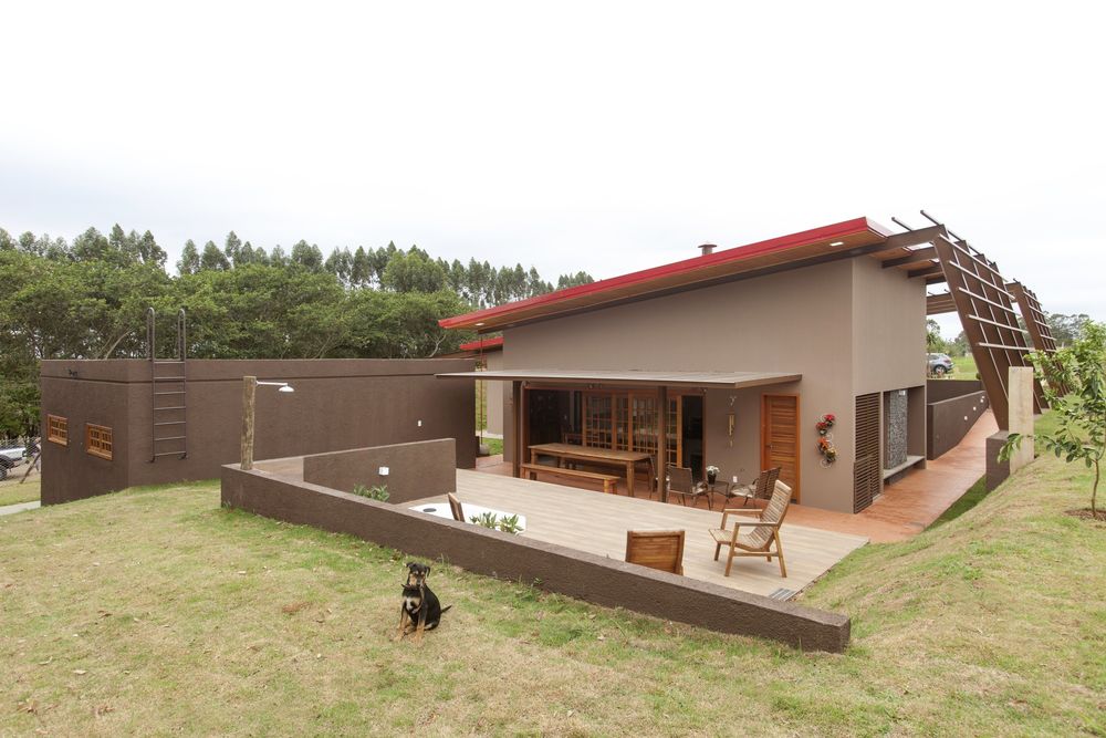 巴西 Laguna House | 融入自然的木石 Chalet