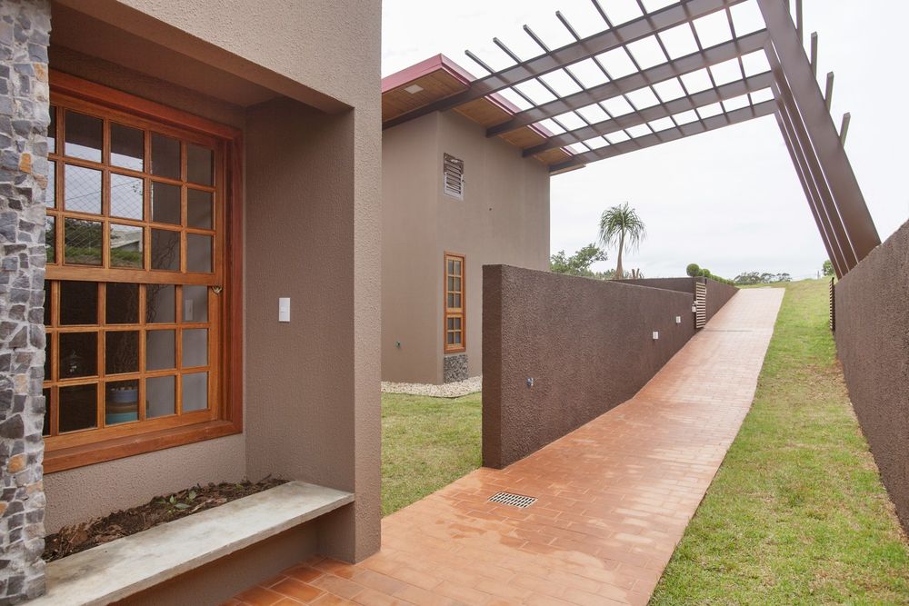 巴西 Laguna House | 融入自然的木石 Chalet