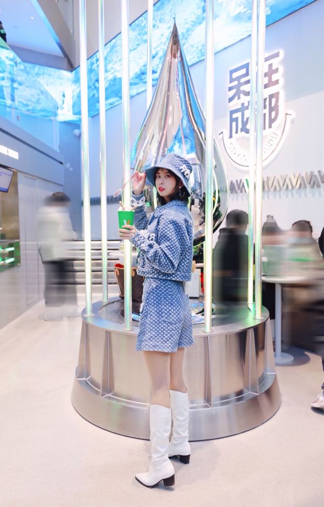 天然呆奶茶店 | 成都太古里商圈社交空间设计
