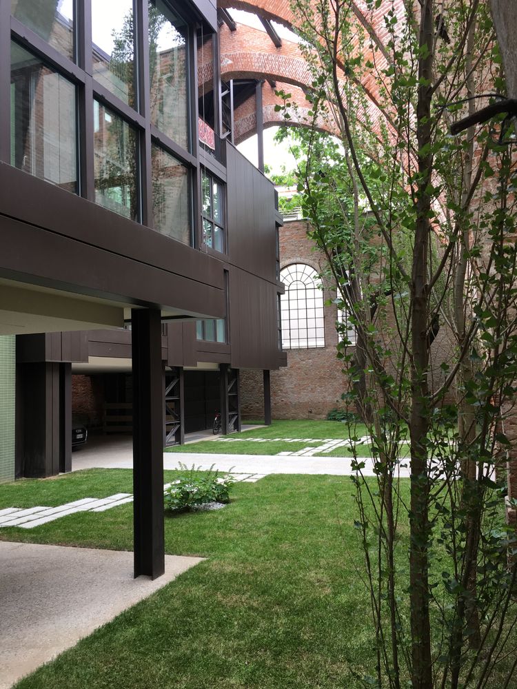 废弃马厩变宜居住宅，原汁原味保留历史痕迹