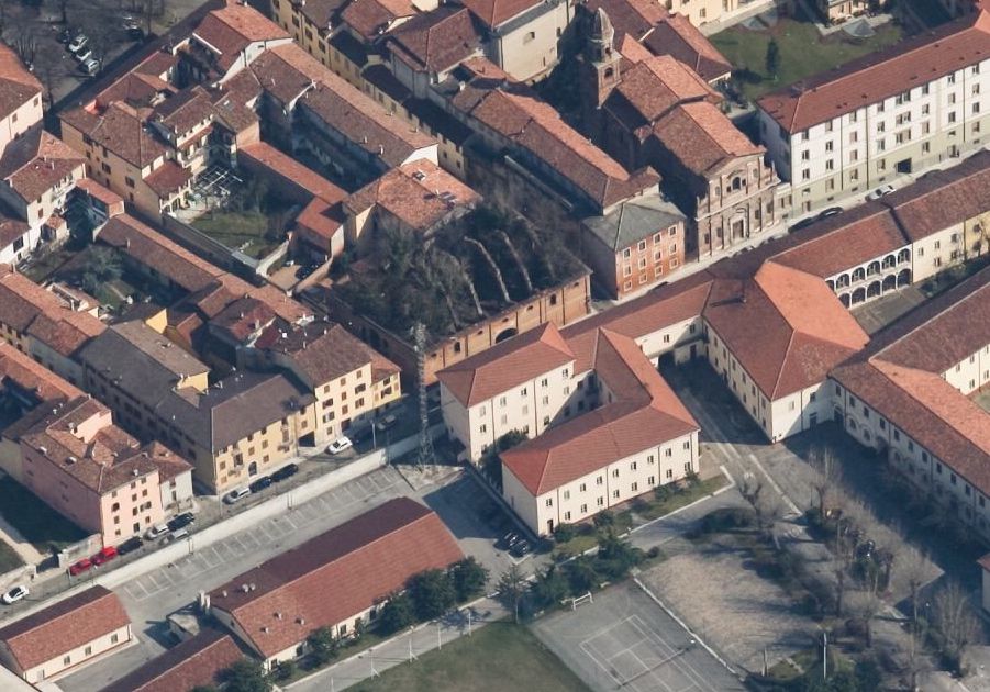 废弃马厩变宜居住宅，原汁原味保留历史痕迹