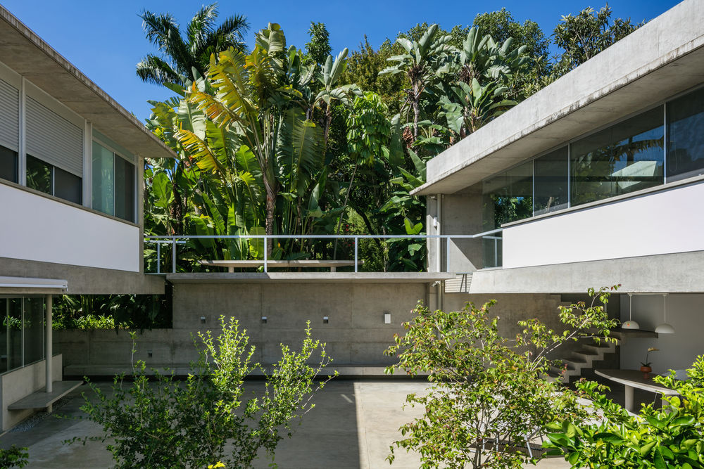米兰之家旁的 Acayaba Elito House