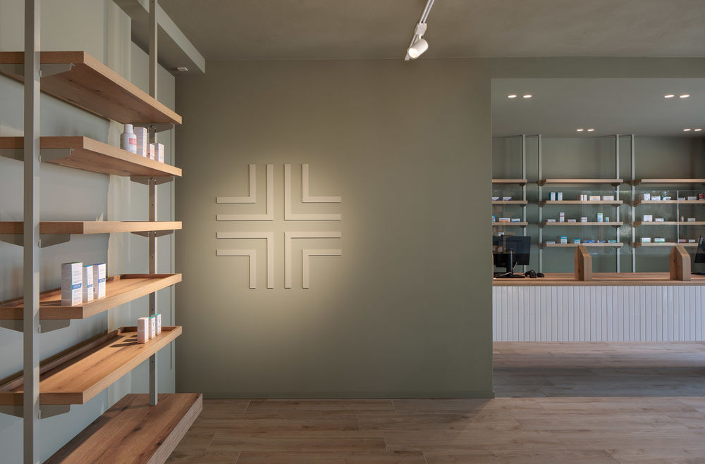 Farmacia BTN | 冬日花园里的药房设计