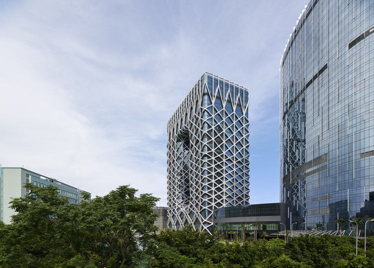 梦幻之城中的流体雕塑——莫斐斯酒店设计解析