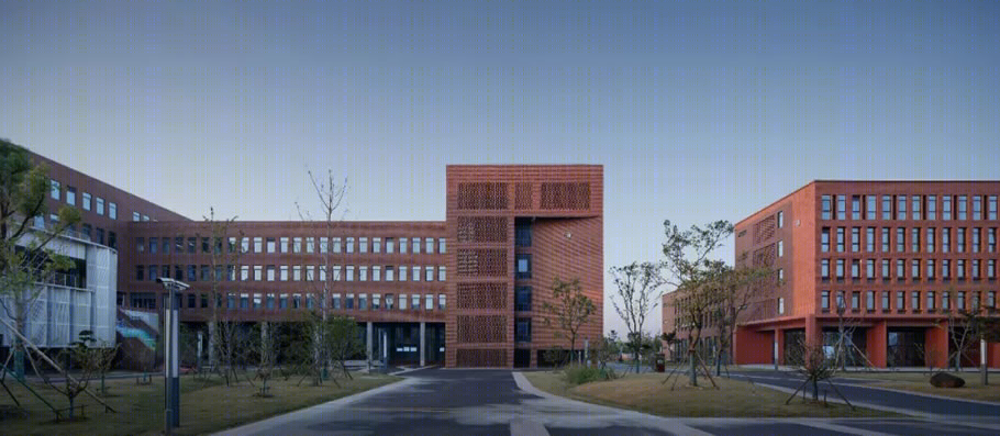 宁波大学科技学院 | 从地下通道到下沉广场的校园空间重构