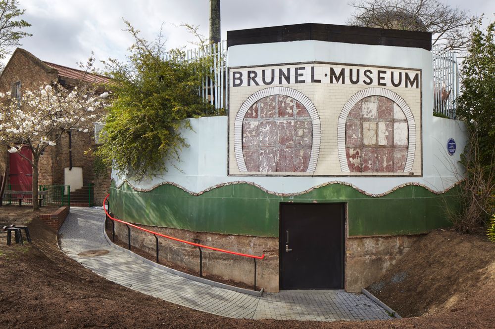 伦敦 Brunel 博物馆 | 揭秘历史遗迹，呈现“船中瓶”般的现代空间