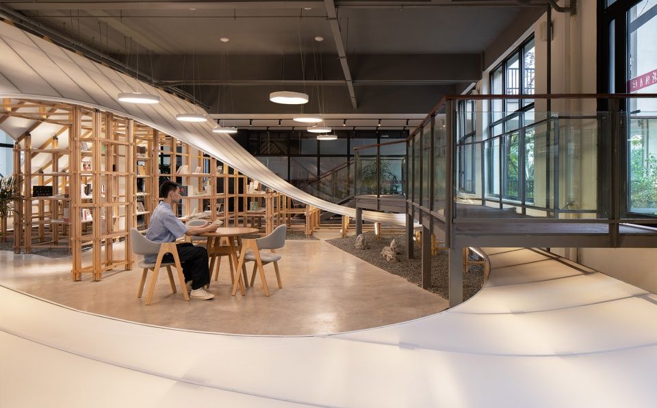 杭州余杭高级中学“书山”新华书店 | 知识庭院中的绿色温室