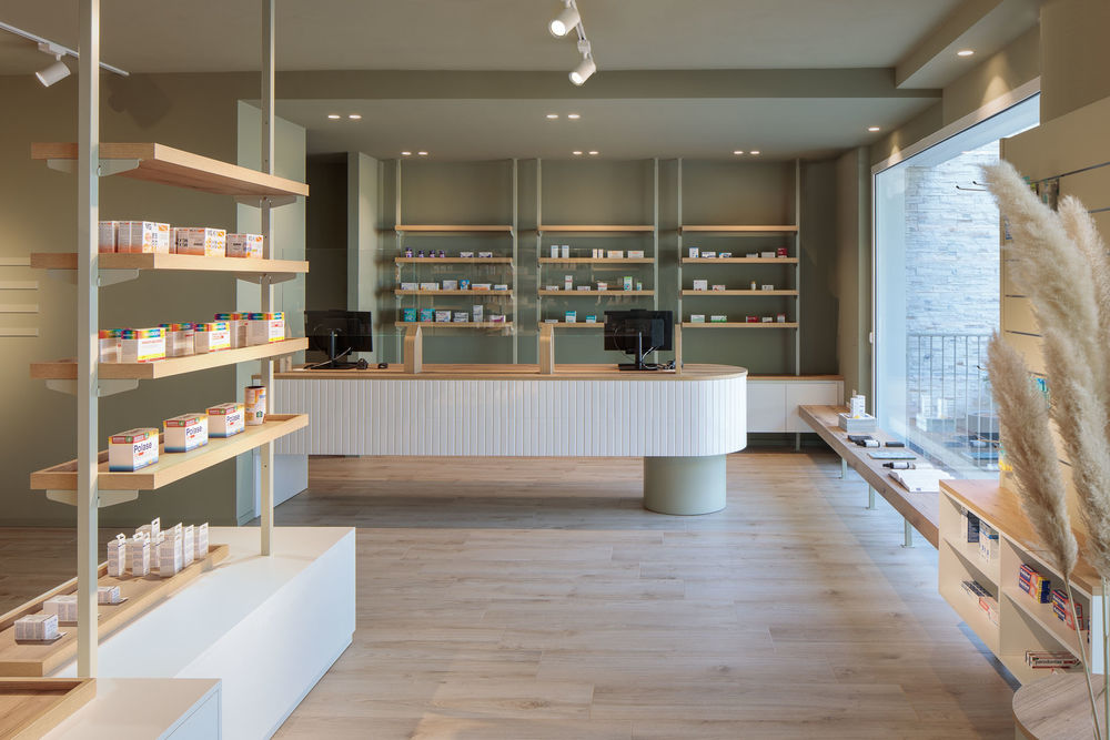 Farmacia BTN | 冬日花园里的药房设计