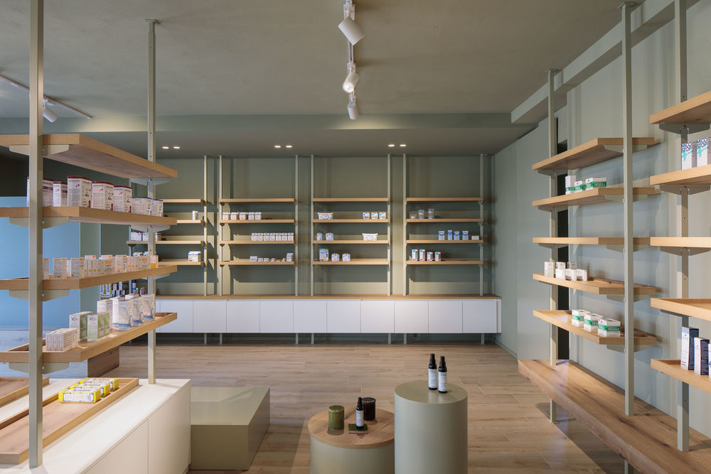 Farmacia BTN | 冬日花园里的药房设计