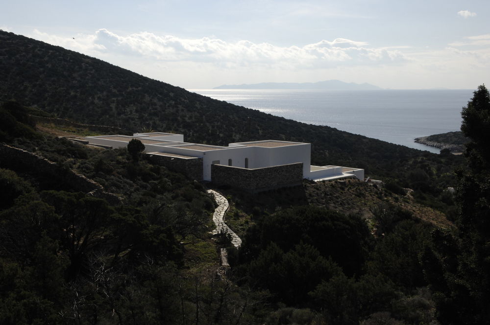 希腊 Paros 岛别墅建筑，融于景观的简约设计