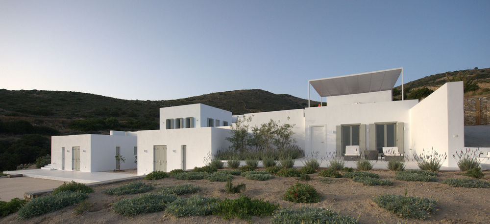 希腊 Paros 岛别墅建筑，融于景观的简约设计