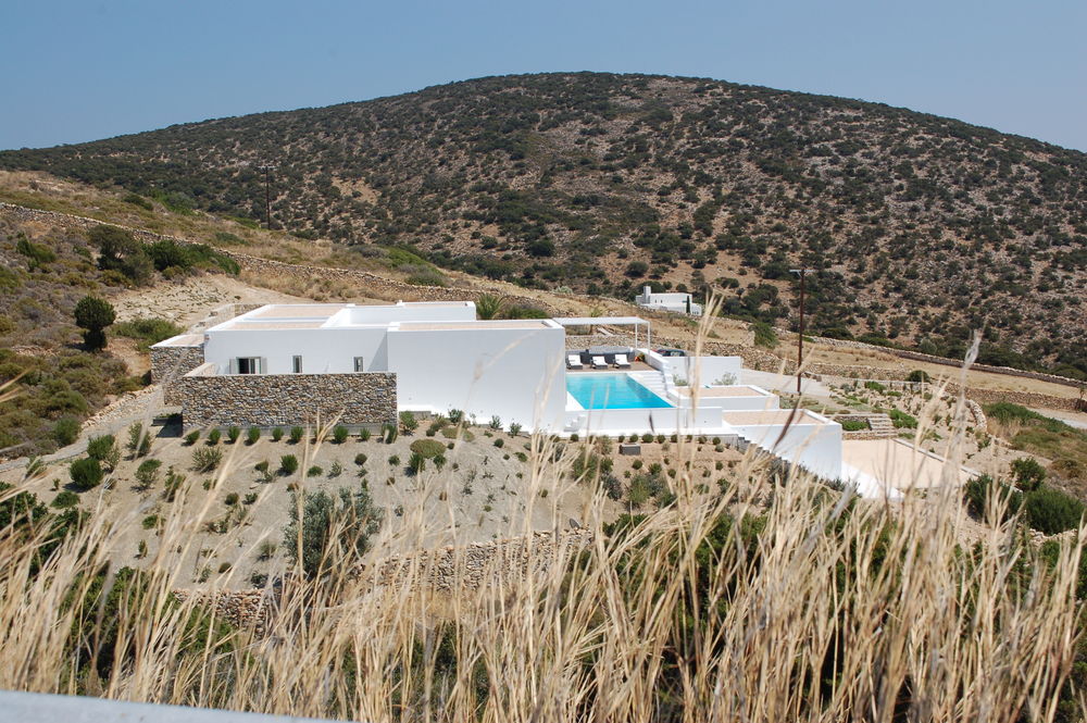 希腊 Paros 岛别墅建筑，融于景观的简约设计