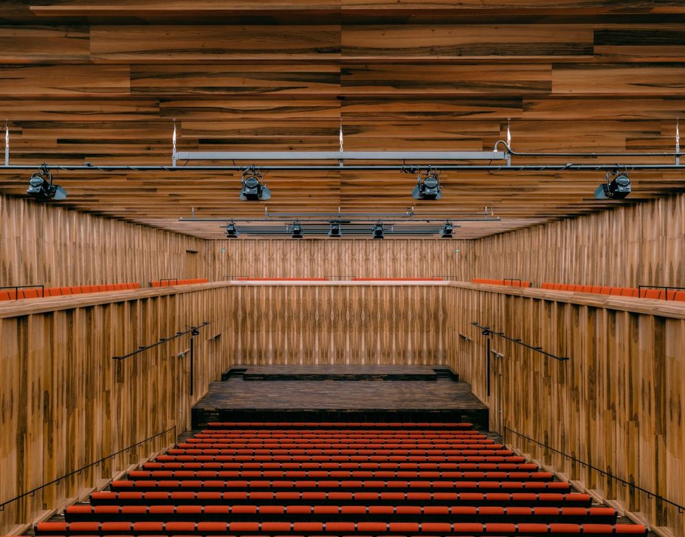 David Chipperfield 打造嵌入景观的 Wurth 公司活动中心