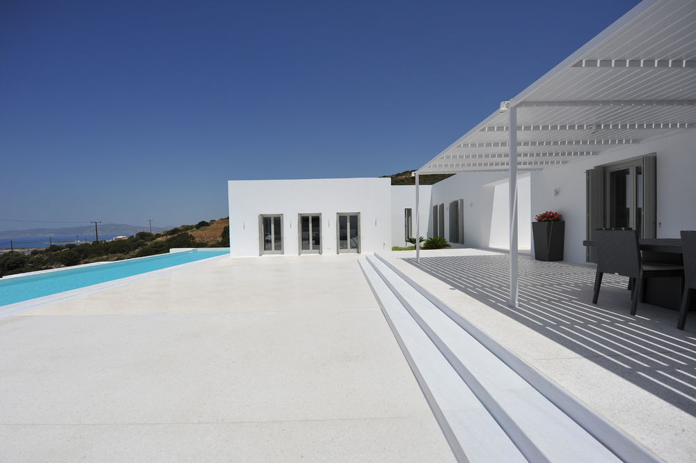 希腊 Paros 岛别墅建筑，融于景观的简约设计