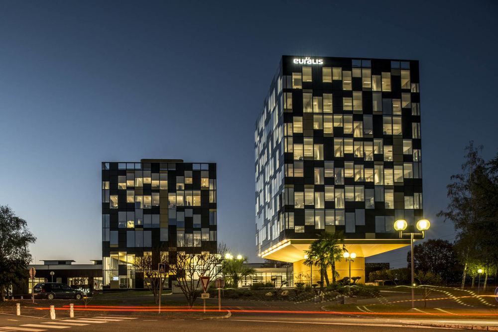 LCR ARCHITECTES 重塑欧瑞利斯总部，呈现环保科技美学