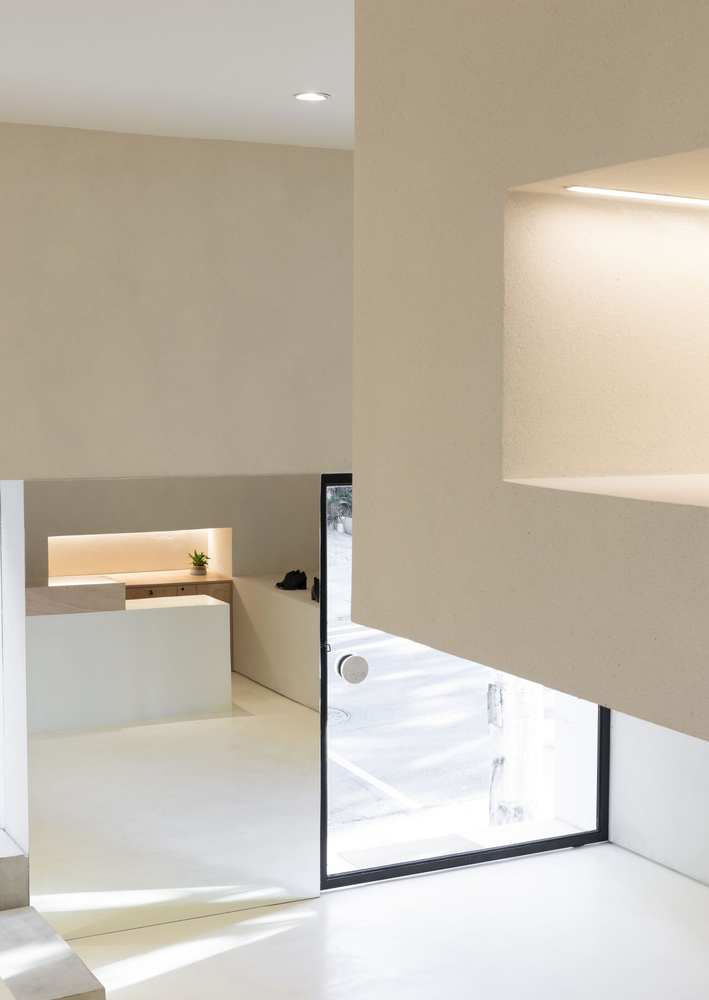 AR Arquitetos 打造融贯环境的鞋店设计
