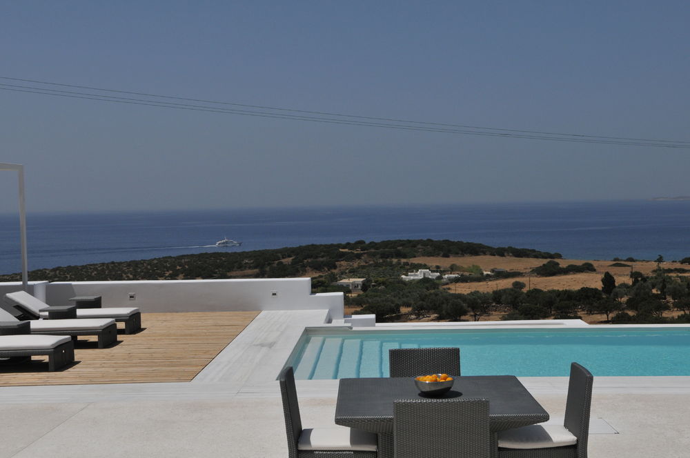 希腊 Paros 岛别墅建筑，融于景观的简约设计