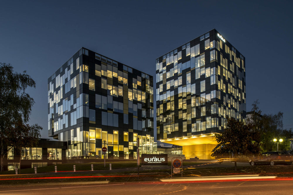 LCR ARCHITECTES 重塑欧瑞利斯总部，呈现环保科技美学