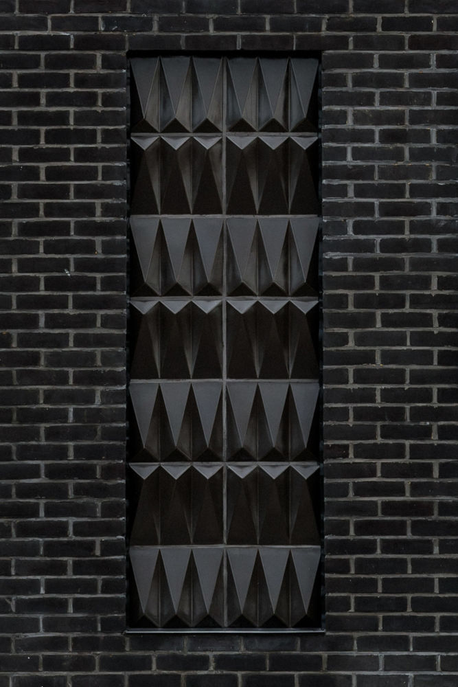 哈德多庭院 | 邓肯·布莱克莫尔海岸白色现代生活建筑风格