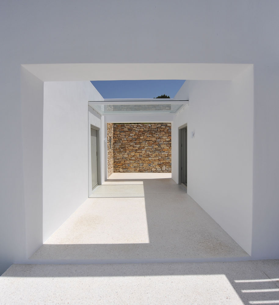 希腊 Paros 岛别墅建筑，融于景观的简约设计