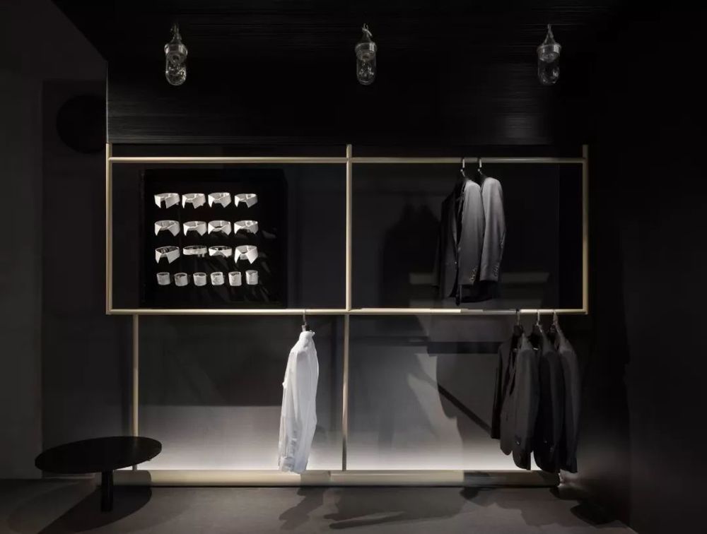 佛山 Sigar Bespoke 高级西服定制店，布料装置艺术空间