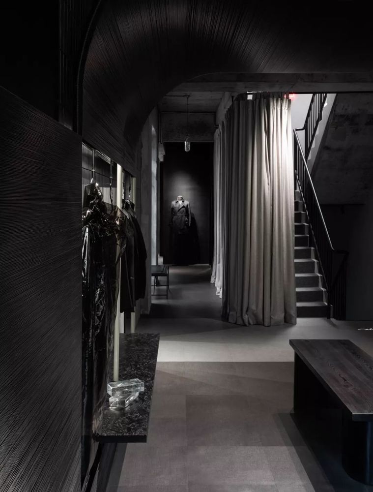 佛山 Sigar Bespoke 高级西服定制店，布料装置艺术空间