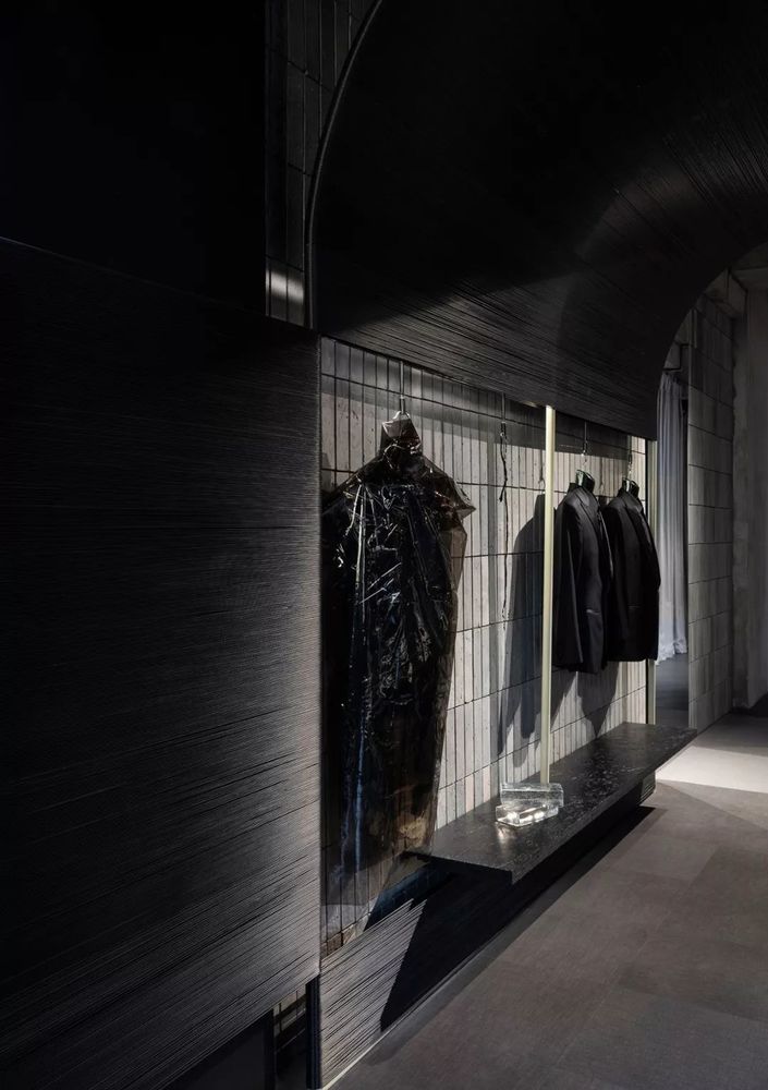 佛山 Sigar Bespoke 高级西服定制店，布料装置艺术空间