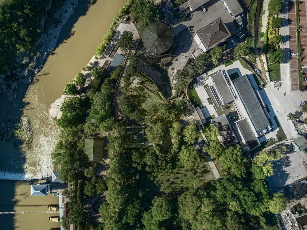 娘子关游客服务中心——自然山体风貌与建筑的完美融合