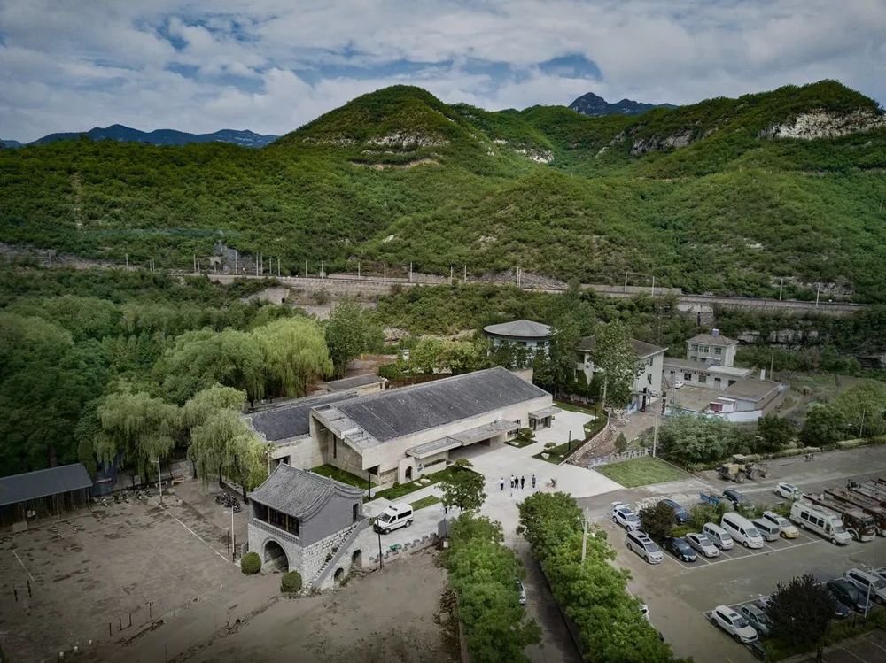 娘子关游客服务中心——自然山体风貌与建筑的完美融合