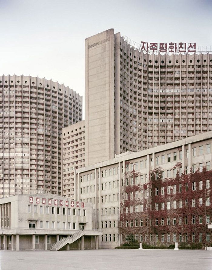 神秘朝鲜的斯大林式迪斯尼乐园