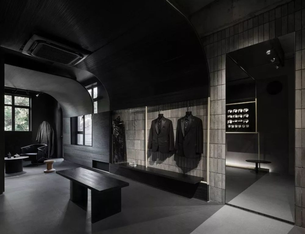 佛山 Sigar Bespoke 高级西服定制店，布料装置艺术空间
