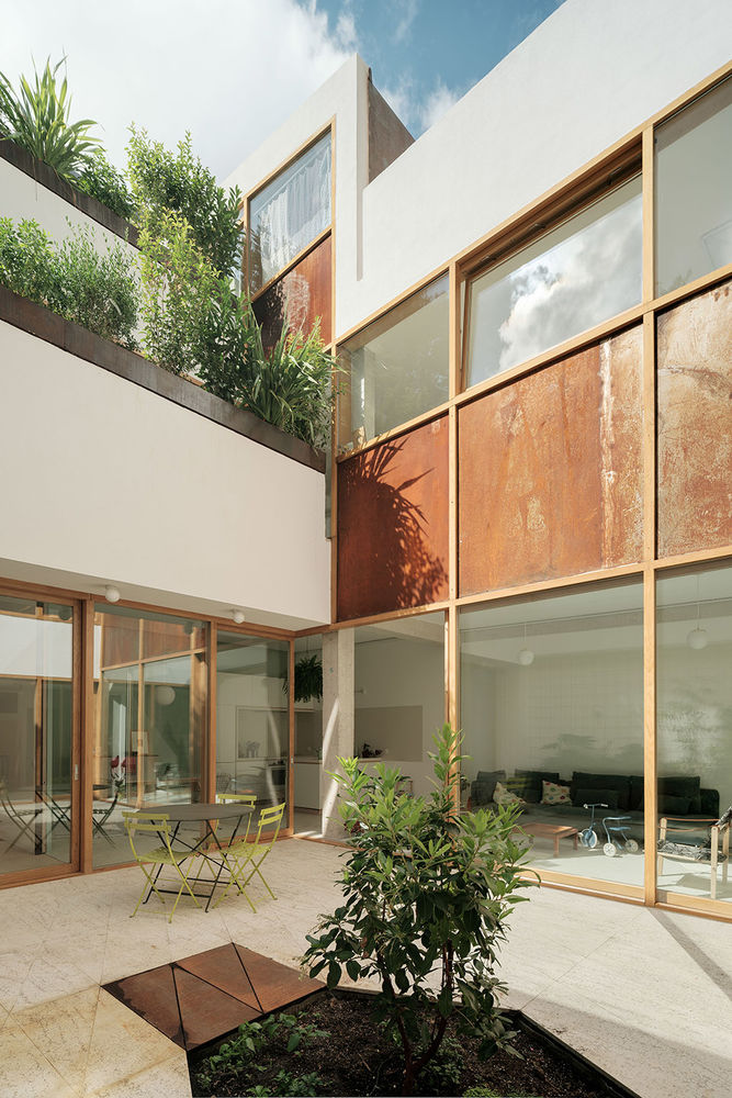 Polonceau 街住宅与工作室 | 底层改造实现宜居性