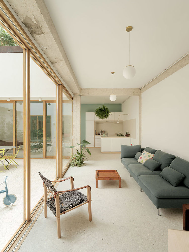 Polonceau 街住宅与工作室 | 底层改造实现宜居性