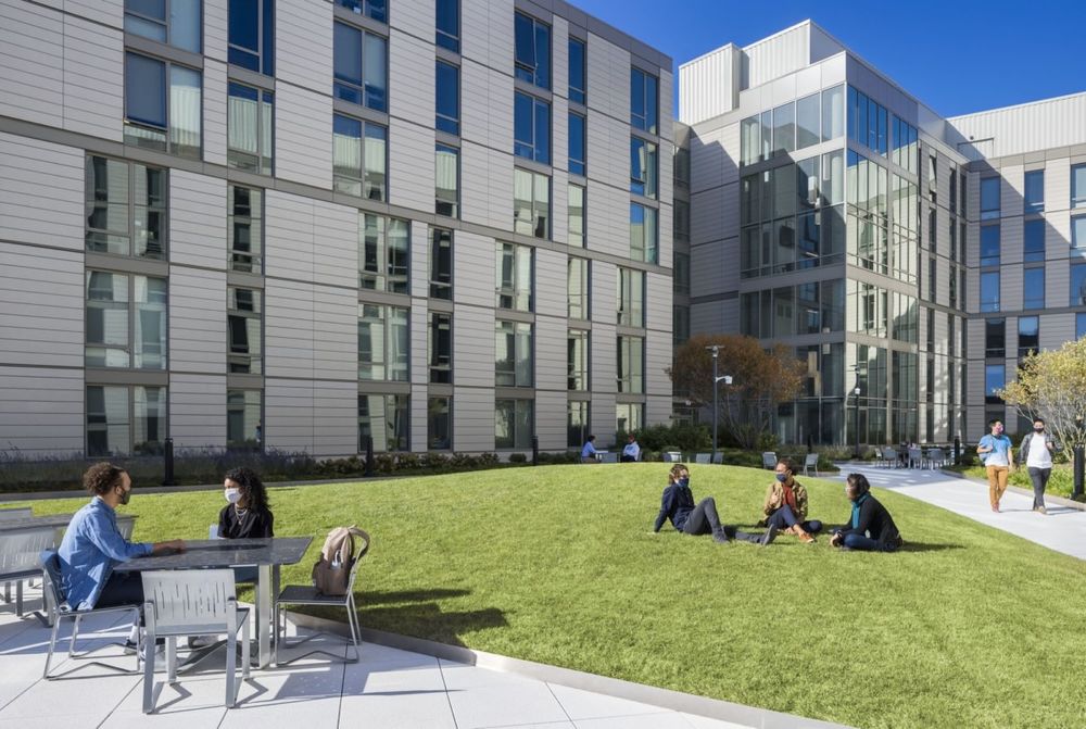 芝加哥大学木湖住宅与餐饮中心 | 校园建筑新地标