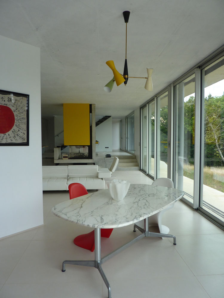 YONNE 地区的现代住宅，融入自然的景观设计