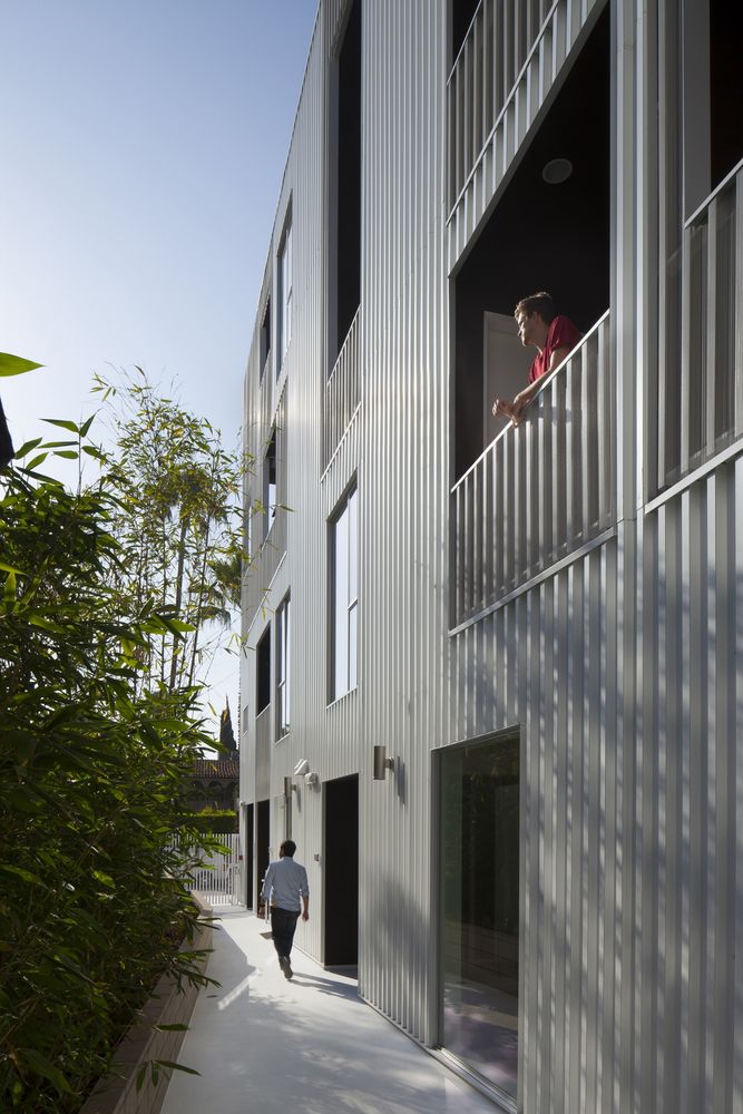 洛杉矶 Cloverdale749 住宅 | 内外空间模糊，开放式布局，自然光线充足