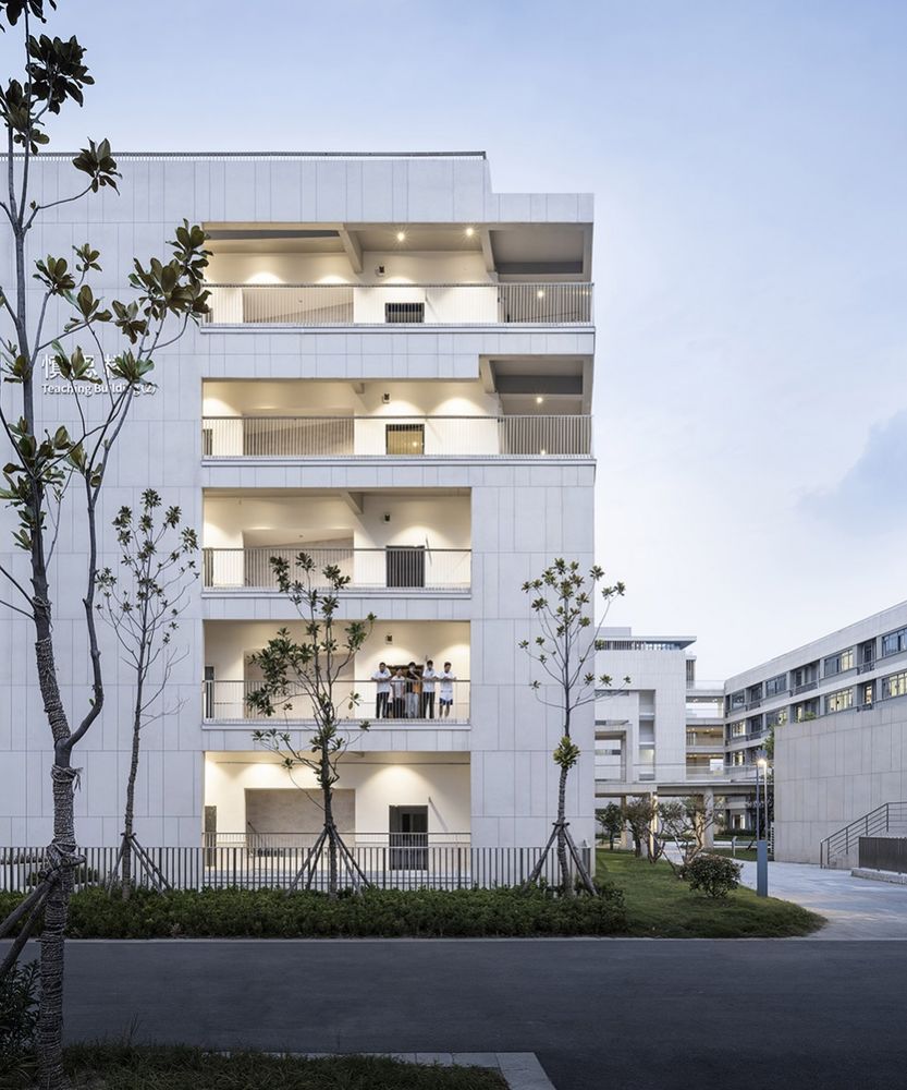 江苏省靖江高级中学新校区 | 互动界面与功能复合的空间设计