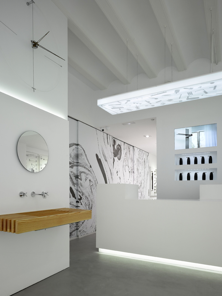 西班牙"El Picaporte"展厅 | 水滴元素展现产品魅力